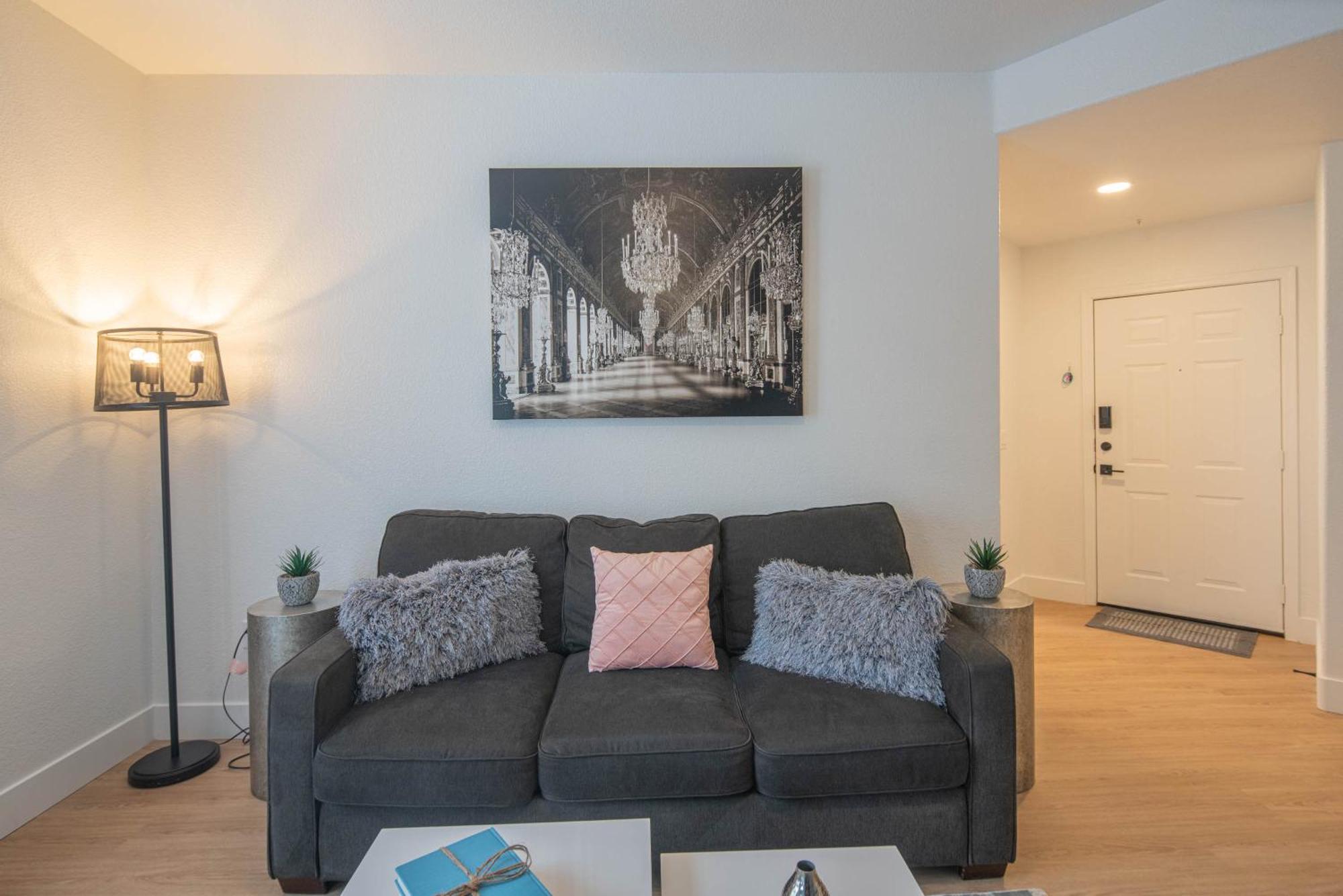 Exclusive-Walk To Golf, Shopping & Dining-King Bed N268 Apartment Скотсдейл Екстериор снимка